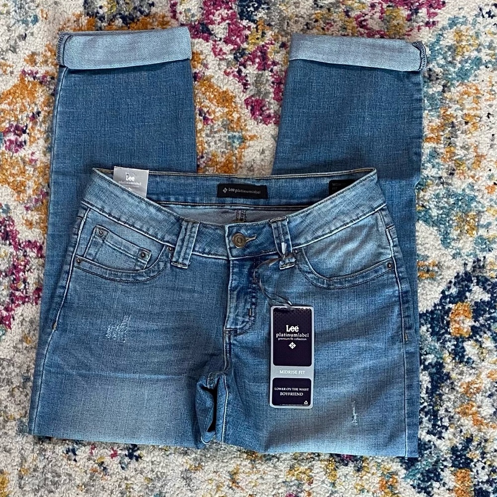 NWT Lee Platinum Label Mid-Rise Fit Stretch Boyfriend Jean Size 6M
